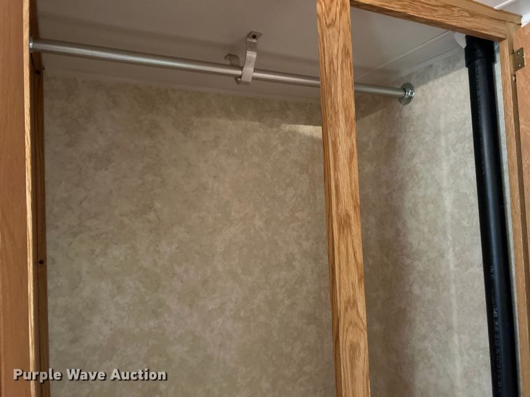 image for item OK9666 2006 Monaco Coach Holiday Rambler  camper