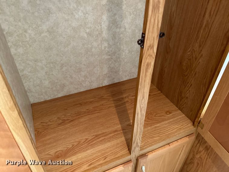 image for item OK9666 2006 Monaco Coach Holiday Rambler  camper