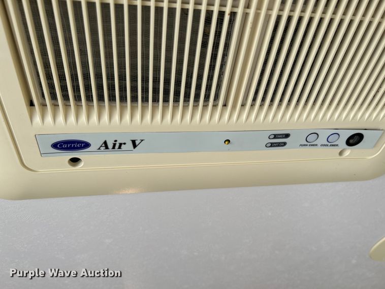 image for item OK9666 2006 Monaco Coach Holiday Rambler  camper