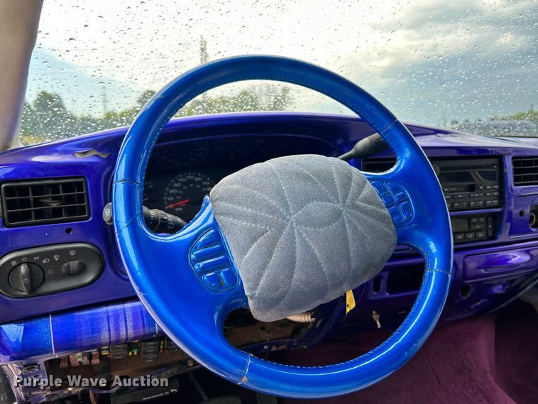 image for item OK9758 2004 Ford Excursion  SUV