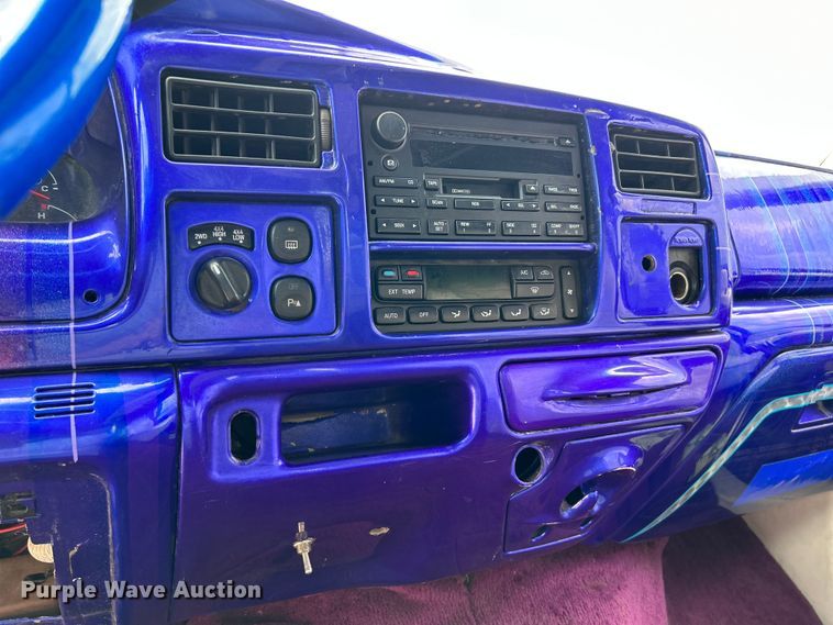 image for item OK9758 2004 Ford Excursion  SUV