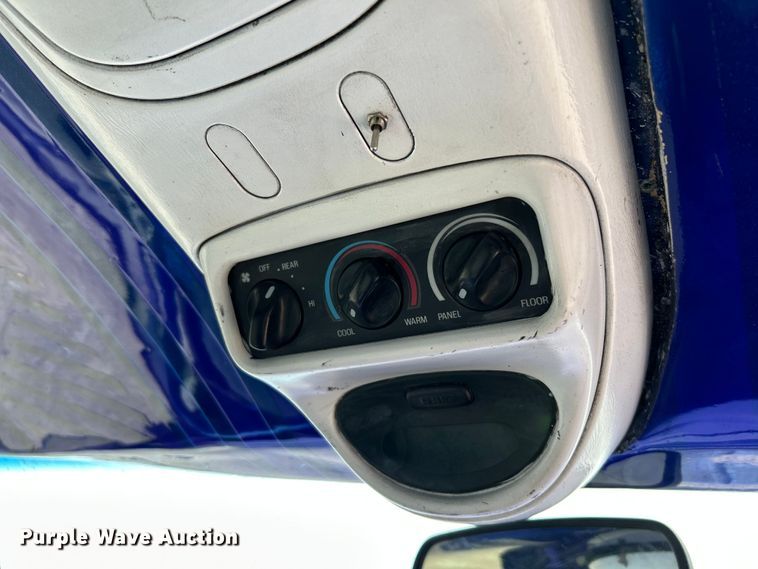 image for item OK9758 2004 Ford Excursion  SUV