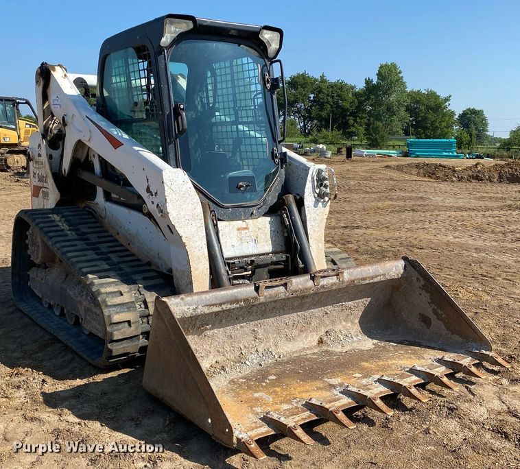 image for item DI7827 2017 Bobcat T650  tracked skid steer loader