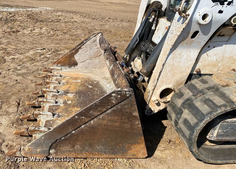 image for item DI7827 2017 Bobcat T650  tracked skid steer loader