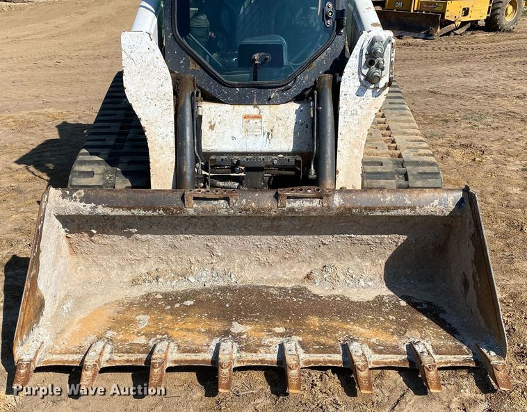 image for item DI7827 2017 Bobcat T650  tracked skid steer loader
