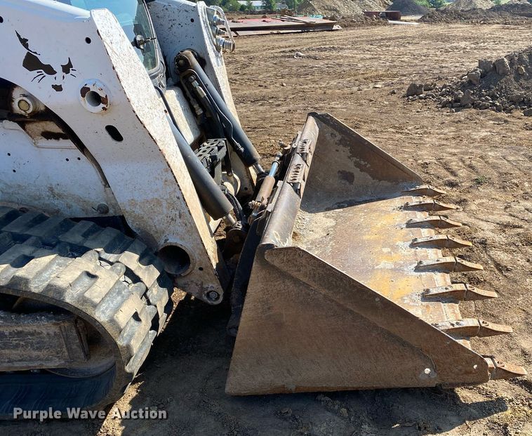 image for item DI7827 2017 Bobcat T650  tracked skid steer loader