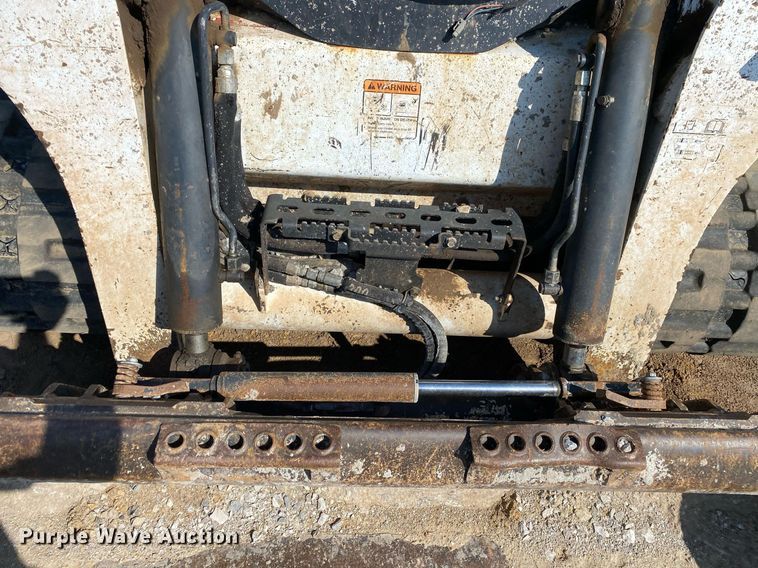 image for item DI7827 2017 Bobcat T650  tracked skid steer loader
