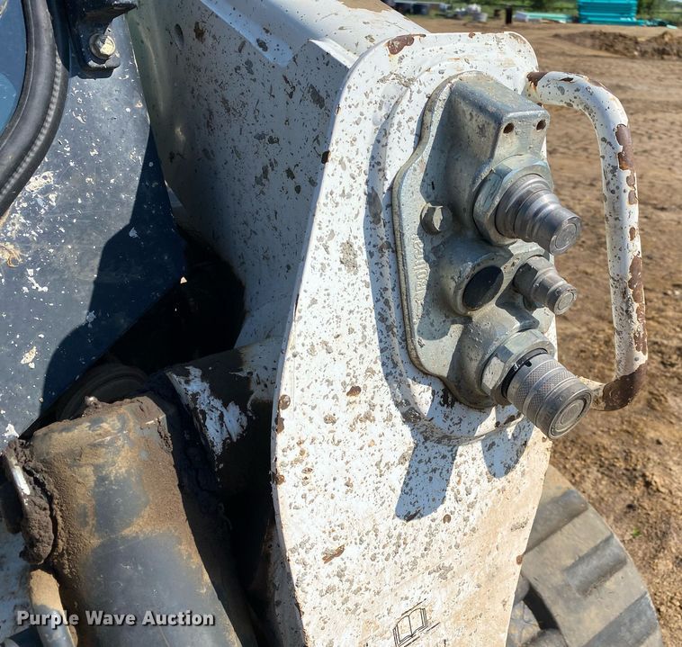 image for item DI7827 2017 Bobcat T650  tracked skid steer loader