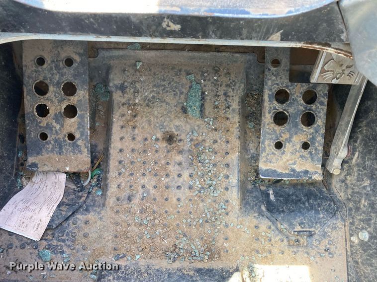 image for item DI7827 2017 Bobcat T650  tracked skid steer loader