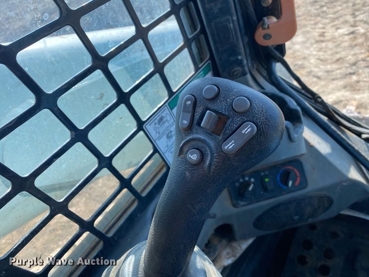 image for item DI7827 2017 Bobcat T650  tracked skid steer loader