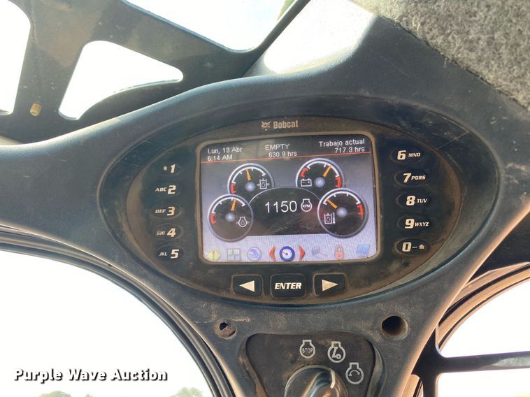 image for item DI7827 2017 Bobcat T650  tracked skid steer loader