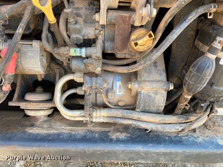 image for item DI7827 2017 Bobcat T650  tracked skid steer loader