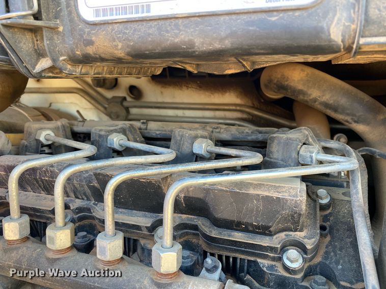 image for item DI7827 2017 Bobcat T650  tracked skid steer loader