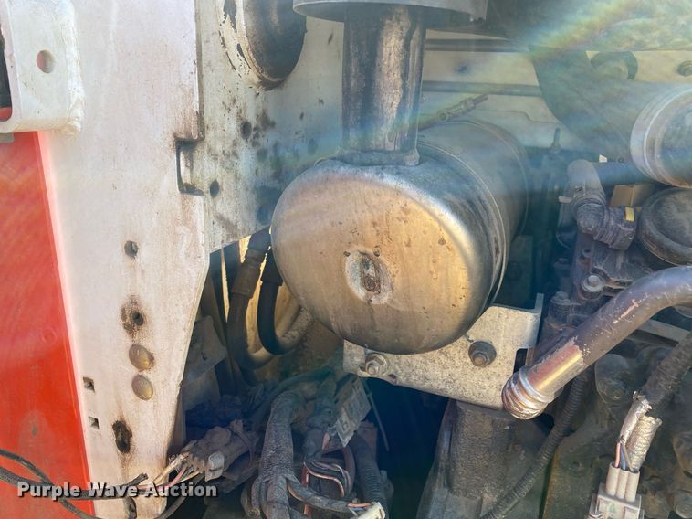 image for item DI7827 2017 Bobcat T650  tracked skid steer loader