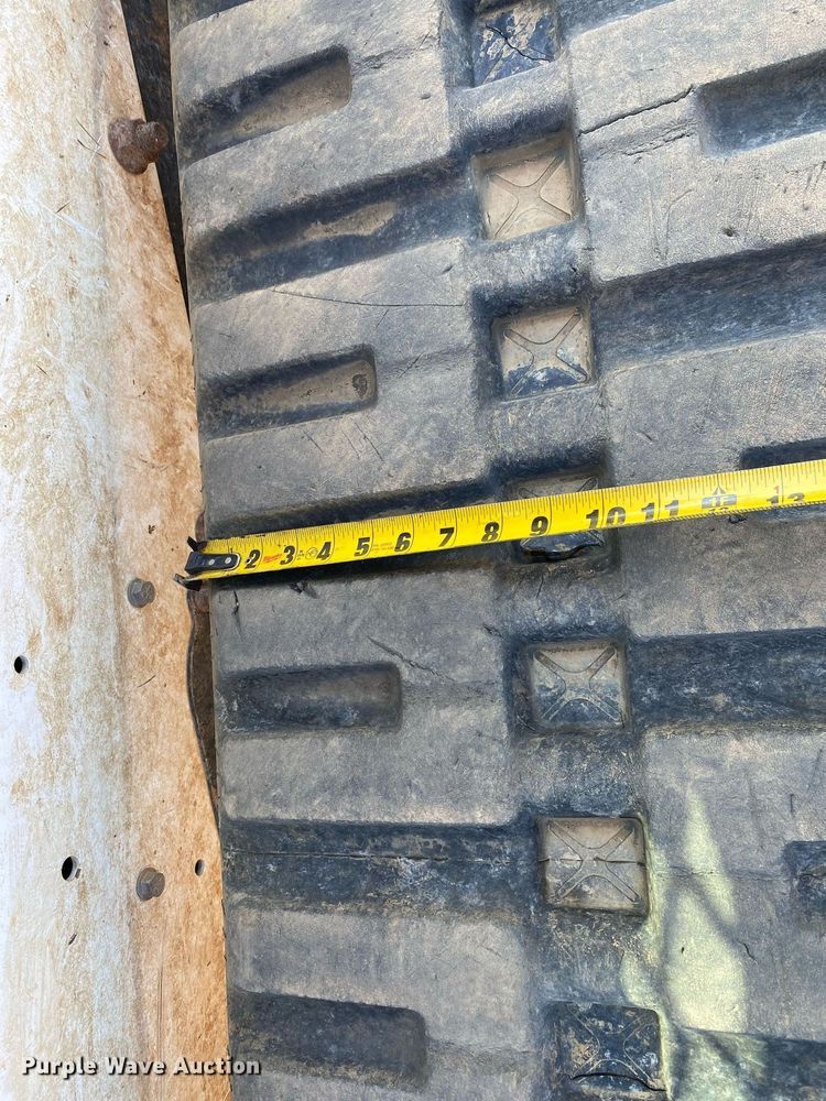 image for item DI7827 2017 Bobcat T650  tracked skid steer loader