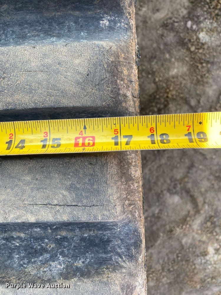 image for item DI7827 2017 Bobcat T650  tracked skid steer loader