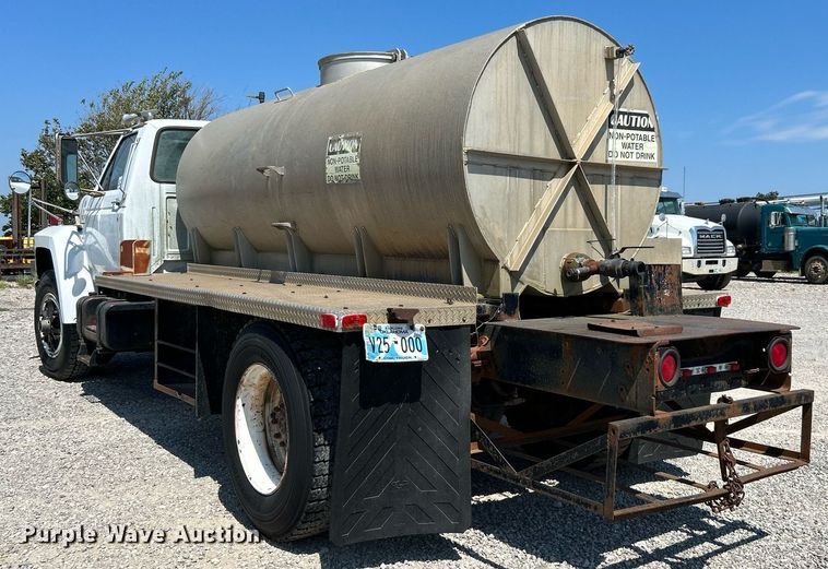 image for item DJ6308 1988 Ford F700  tank truck