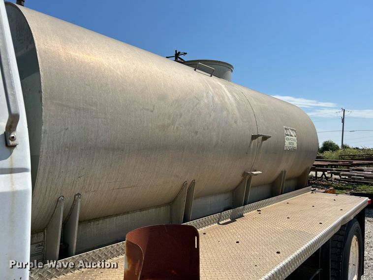 image for item DJ6308 1988 Ford F700  tank truck