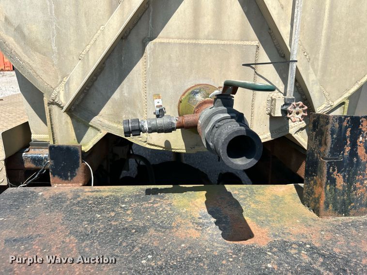 image for item DJ6308 1988 Ford F700  tank truck