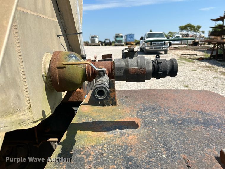 image for item DJ6308 1988 Ford F700  tank truck