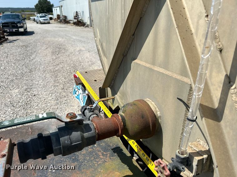 image for item DJ6308 1988 Ford F700  tank truck