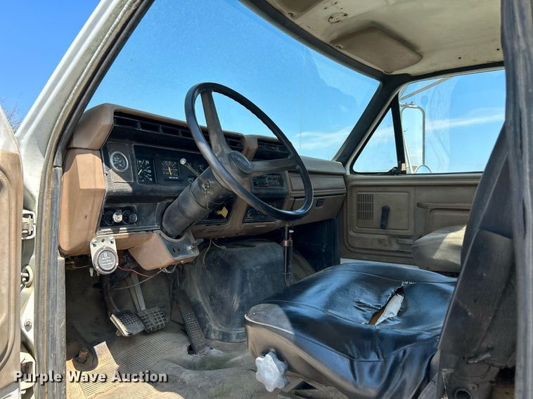 image for item DJ6308 1988 Ford F700  tank truck