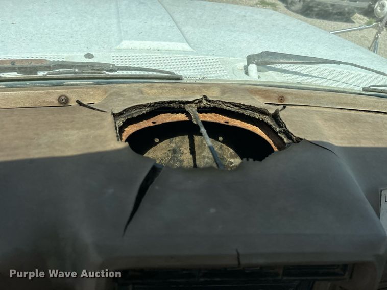 image for item DJ6308 1988 Ford F700  tank truck