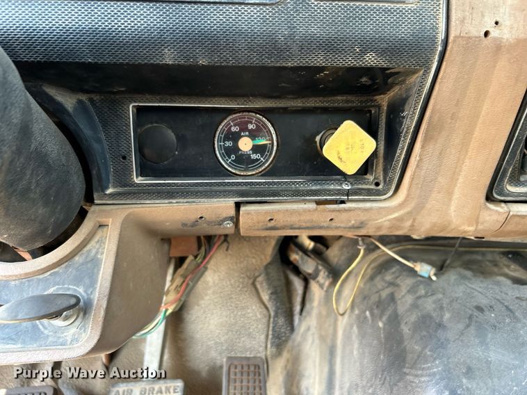 image for item DJ6308 1988 Ford F700  tank truck