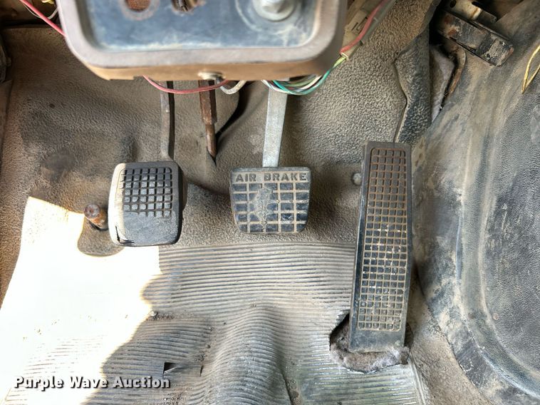 image for item DJ6308 1988 Ford F700  tank truck