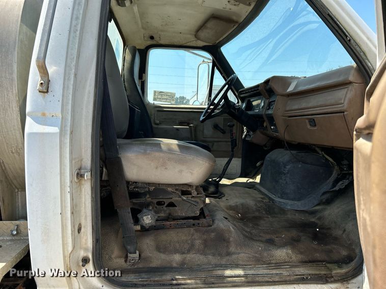 image for item DJ6308 1988 Ford F700  tank truck