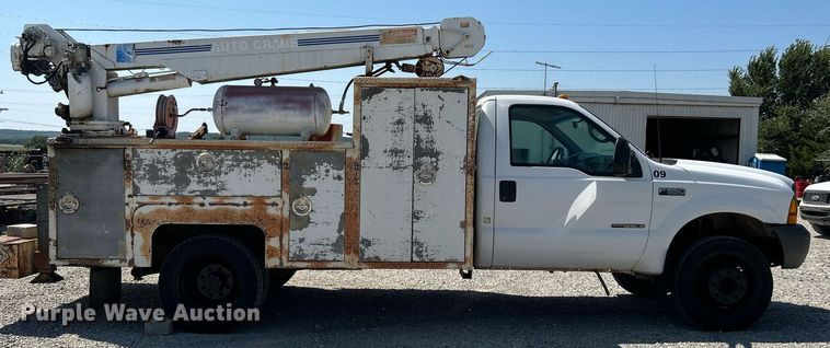 image for item DJ6310 1999 Ford F550 Super Duty  utility / service truck