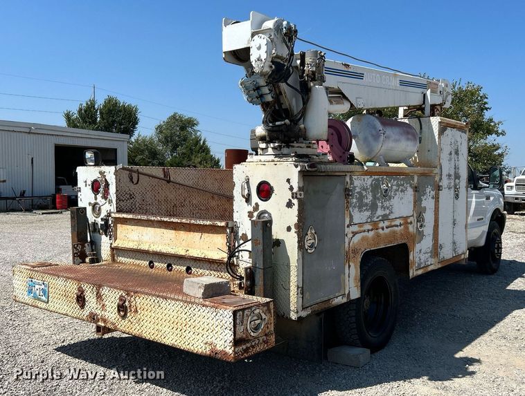 image for item DJ6310 1999 Ford F550 Super Duty  utility / service truck