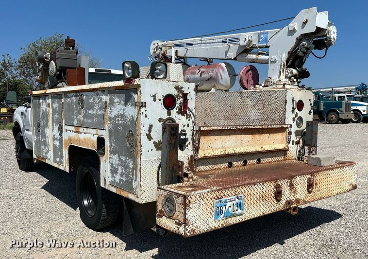 image for item DJ6310 1999 Ford F550 Super Duty  utility / service truck