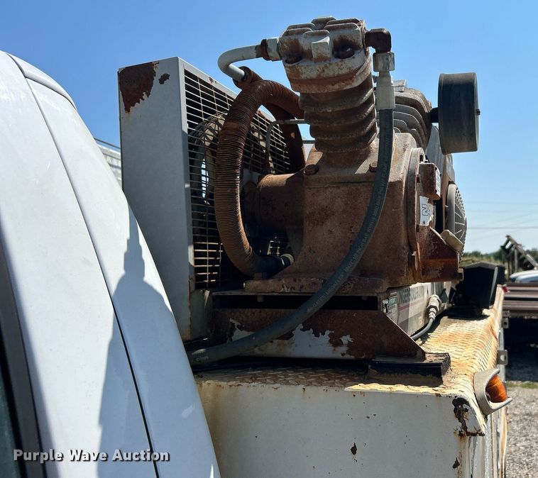 image for item DJ6310 1999 Ford F550 Super Duty  utility / service truck