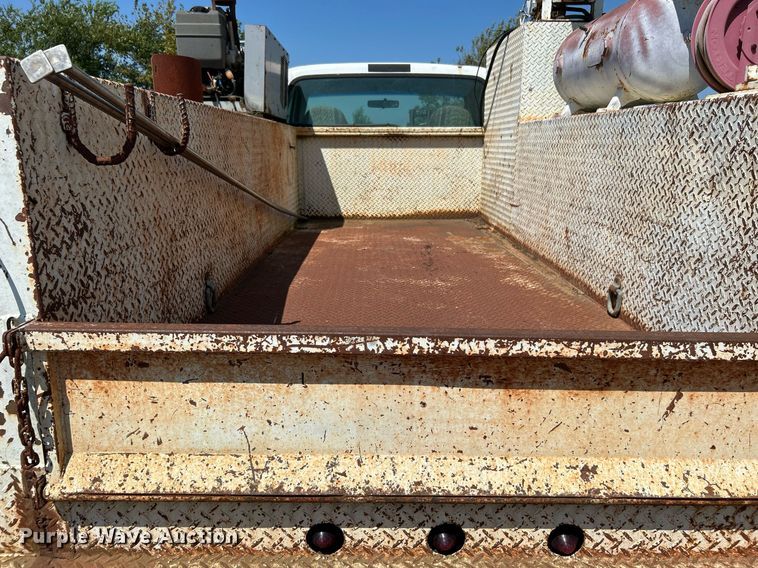 image for item DJ6310 1999 Ford F550 Super Duty  utility / service truck