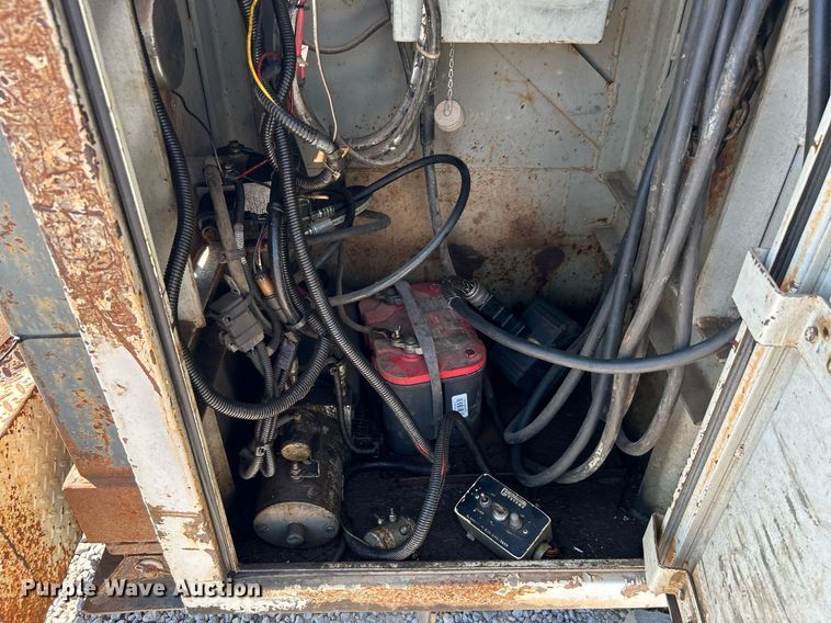 image for item DJ6310 1999 Ford F550 Super Duty  utility / service truck