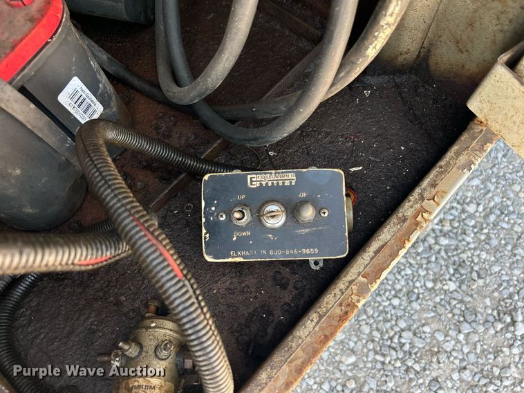 image for item DJ6310 1999 Ford F550 Super Duty  utility / service truck