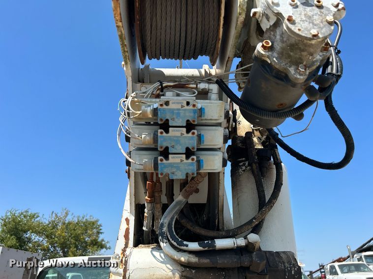 image for item DJ6310 1999 Ford F550 Super Duty  utility / service truck