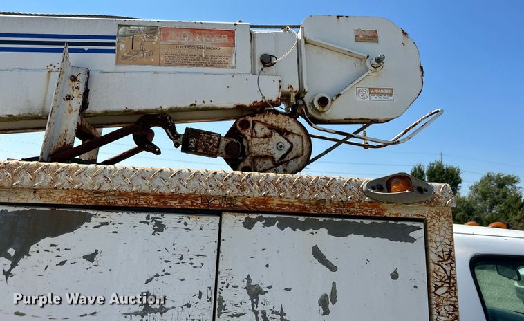 image for item DJ6310 1999 Ford F550 Super Duty  utility / service truck