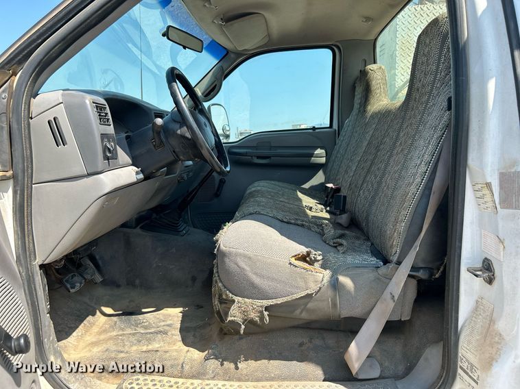 image for item DJ6310 1999 Ford F550 Super Duty  utility / service truck