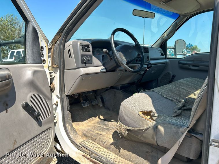 image for item DJ6310 1999 Ford F550 Super Duty  utility / service truck