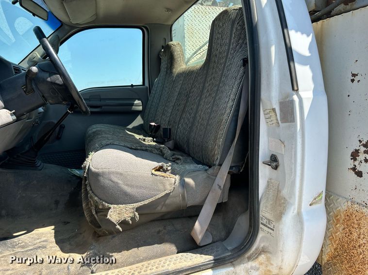 image for item DJ6310 1999 Ford F550 Super Duty  utility / service truck