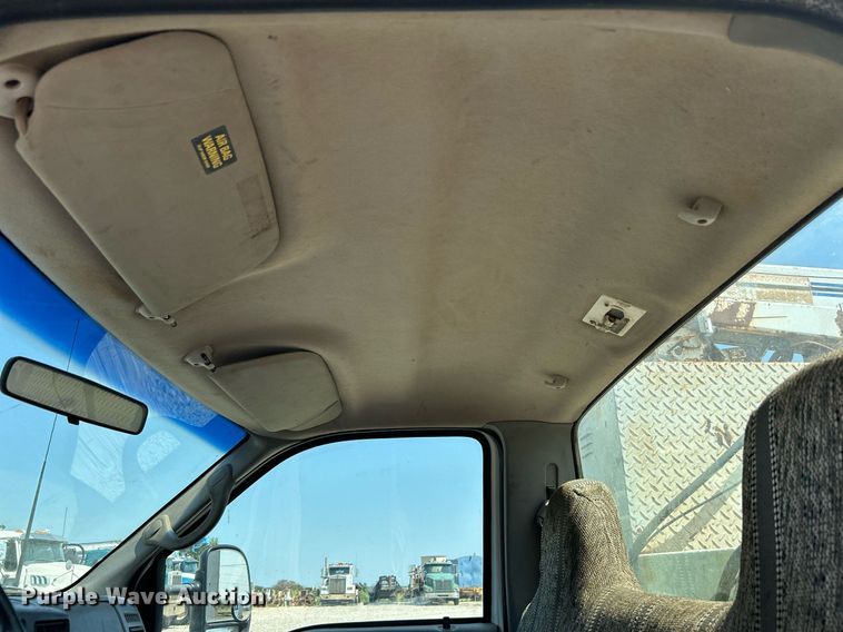 image for item DJ6310 1999 Ford F550 Super Duty  utility / service truck