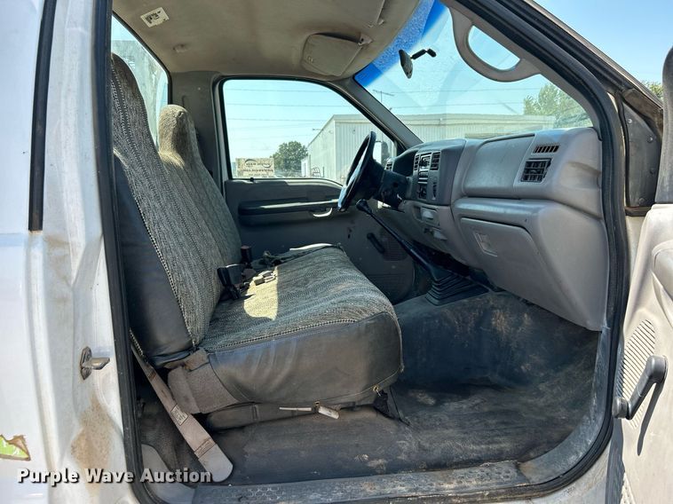 image for item DJ6310 1999 Ford F550 Super Duty  utility / service truck