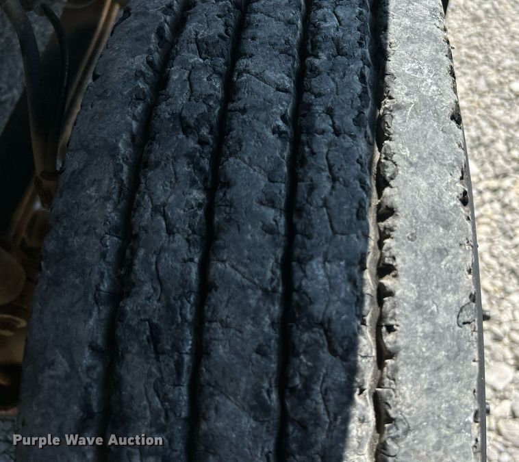 image for item DJ6310 1999 Ford F550 Super Duty  utility / service truck