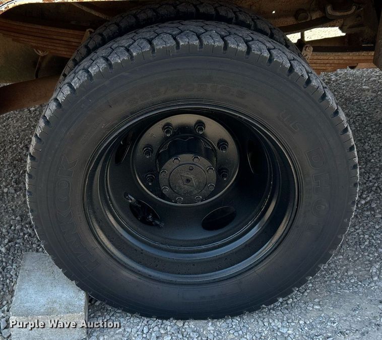 image for item DJ6310 1999 Ford F550 Super Duty  utility / service truck