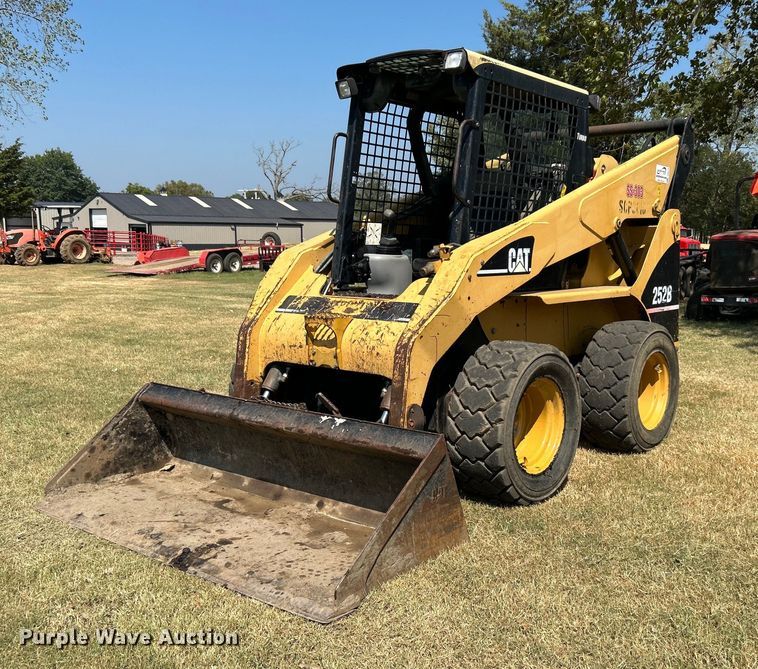 image for item DJ6314 2006 Caterpillar 252B  skid steer loader
