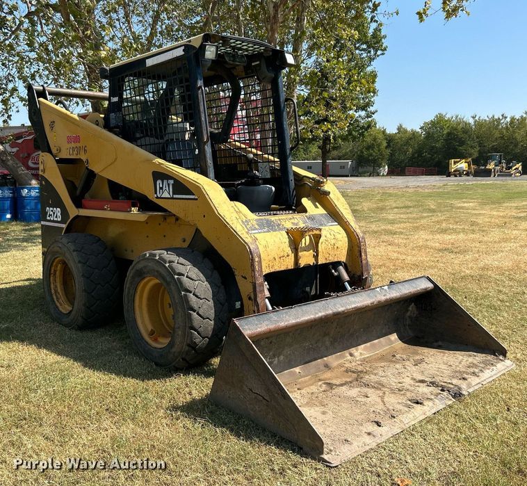 image for item DJ6314 2006 Caterpillar 252B  skid steer loader