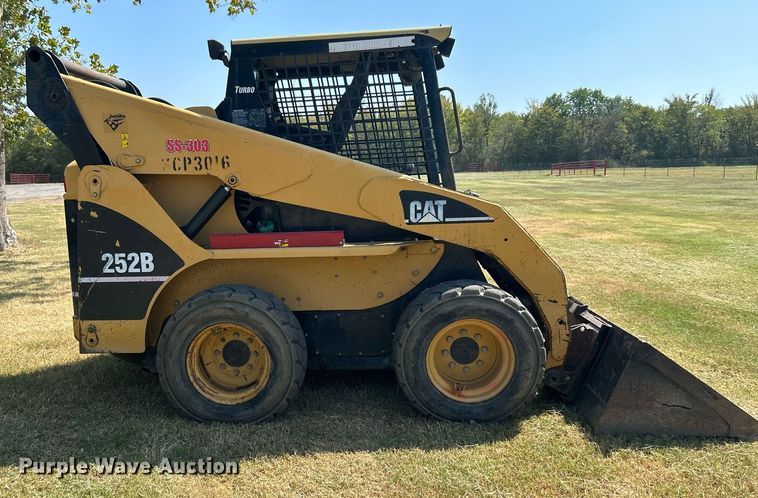 image for item DJ6314 2006 Caterpillar 252B  skid steer loader