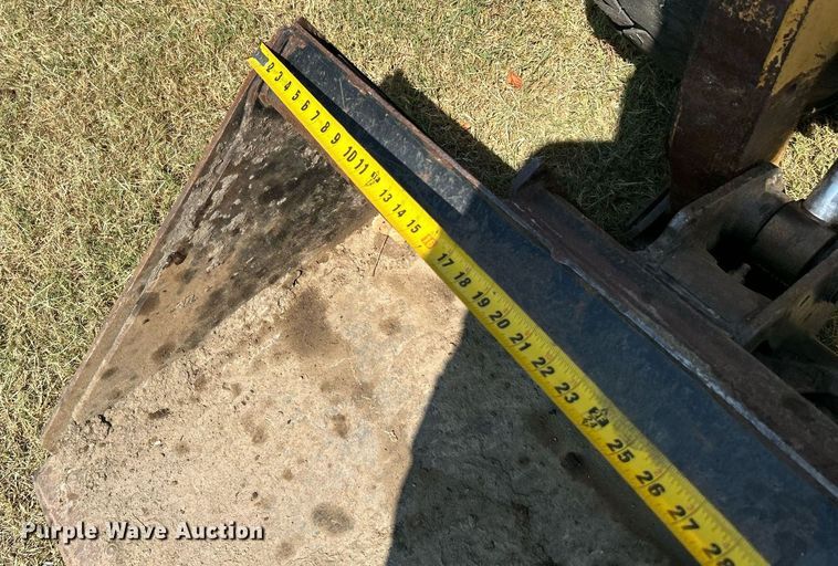 image for item DJ6314 2006 Caterpillar 252B  skid steer loader